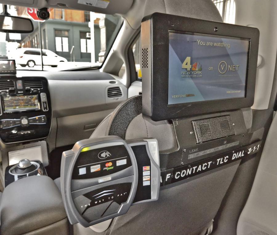  Nissan Leaf NYC taxi 2013 года  (фото 9 из 24)